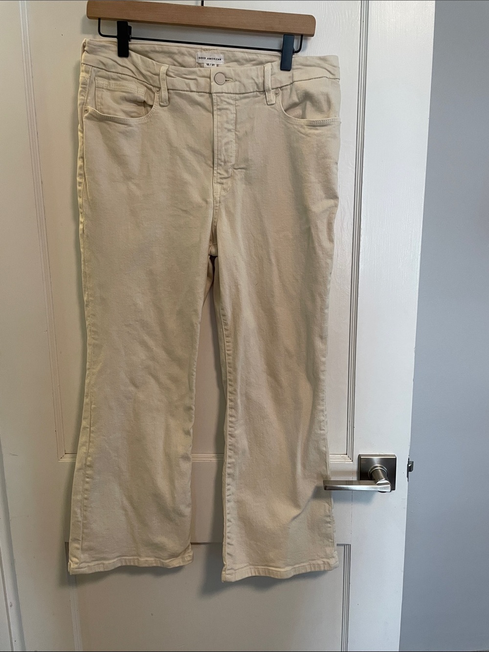 Good American Good Legs Crop Mini Boot Cream Jeans